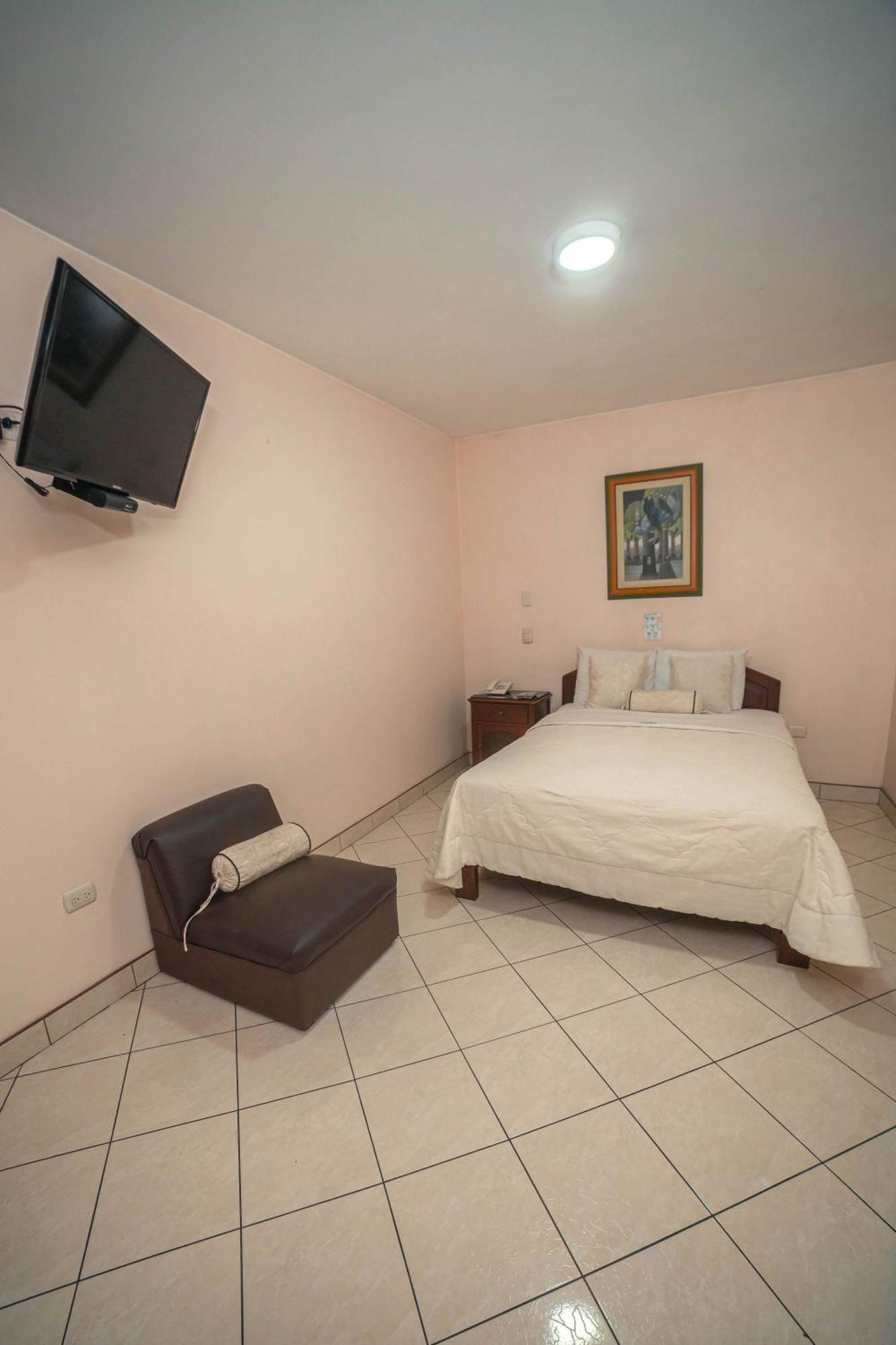 Hotel Torre Norte Трухильо Экстерьер фото