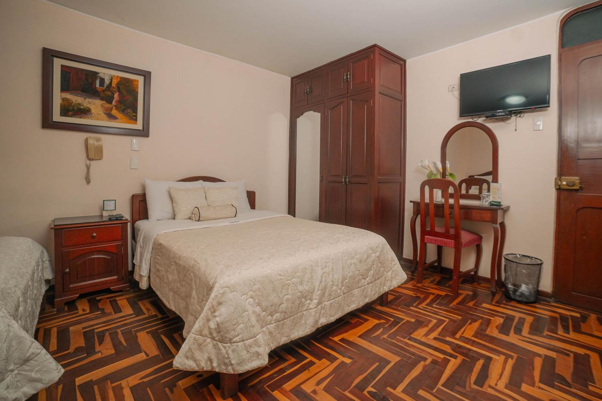 Hotel Torre Norte Трухильо Экстерьер фото