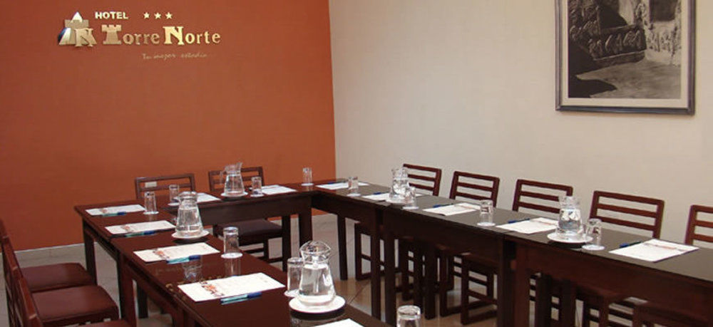 Hotel Torre Norte Трухильо Экстерьер фото